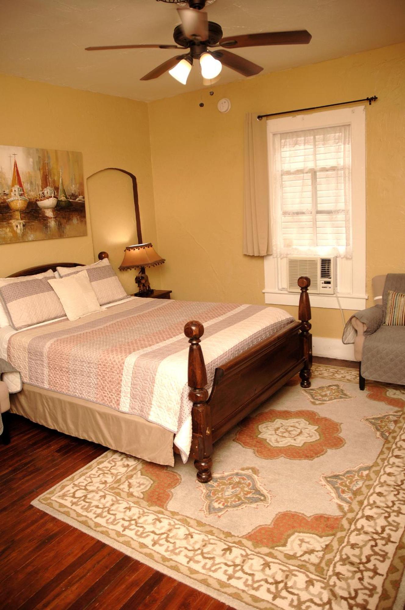 Charming Historic Downtown Apartment セント・オーガスティン エクステリア 写真